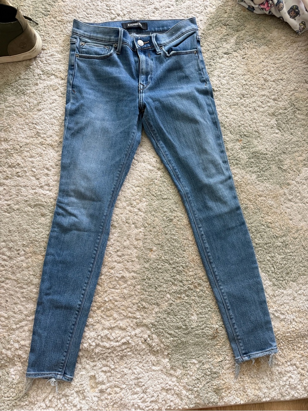 Express Women’s Skinny Jeans in Light Blue Wash